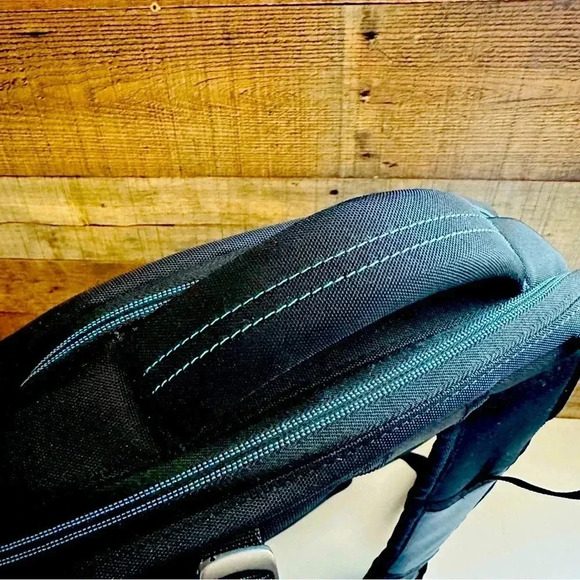 NWOT Mobile Edge Alienware Vindicator 2.0 Backpack for 15.6" Laptops - Picture 11 of 14